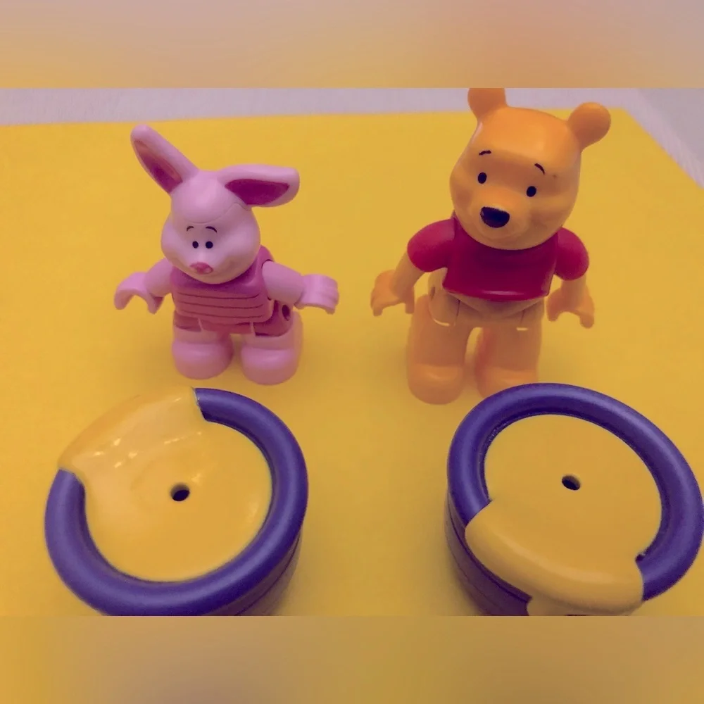 LEGO Duplo Disney Winnie The Pooh & Piglet characters and 2 honey bowls
